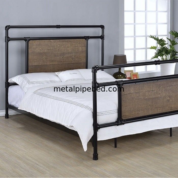 Modern Single Layer Black Pipe Frame ODM Metal Iron Bed Industrial
